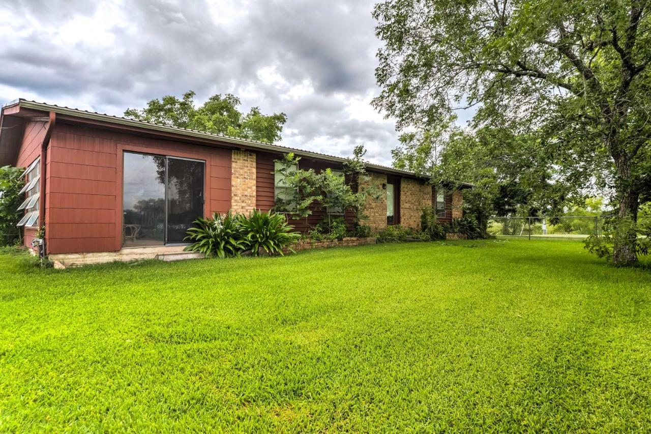 Carmine Cottage With Porch On Beautiful 60-Acre Farm Εξωτερικό φωτογραφία